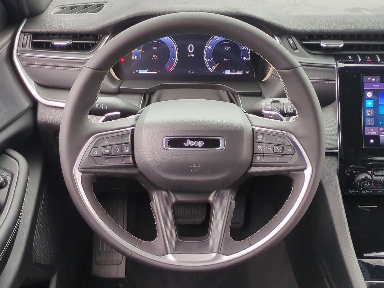 Thumbnail: 2025 Jeep Grand Cherokee - 23