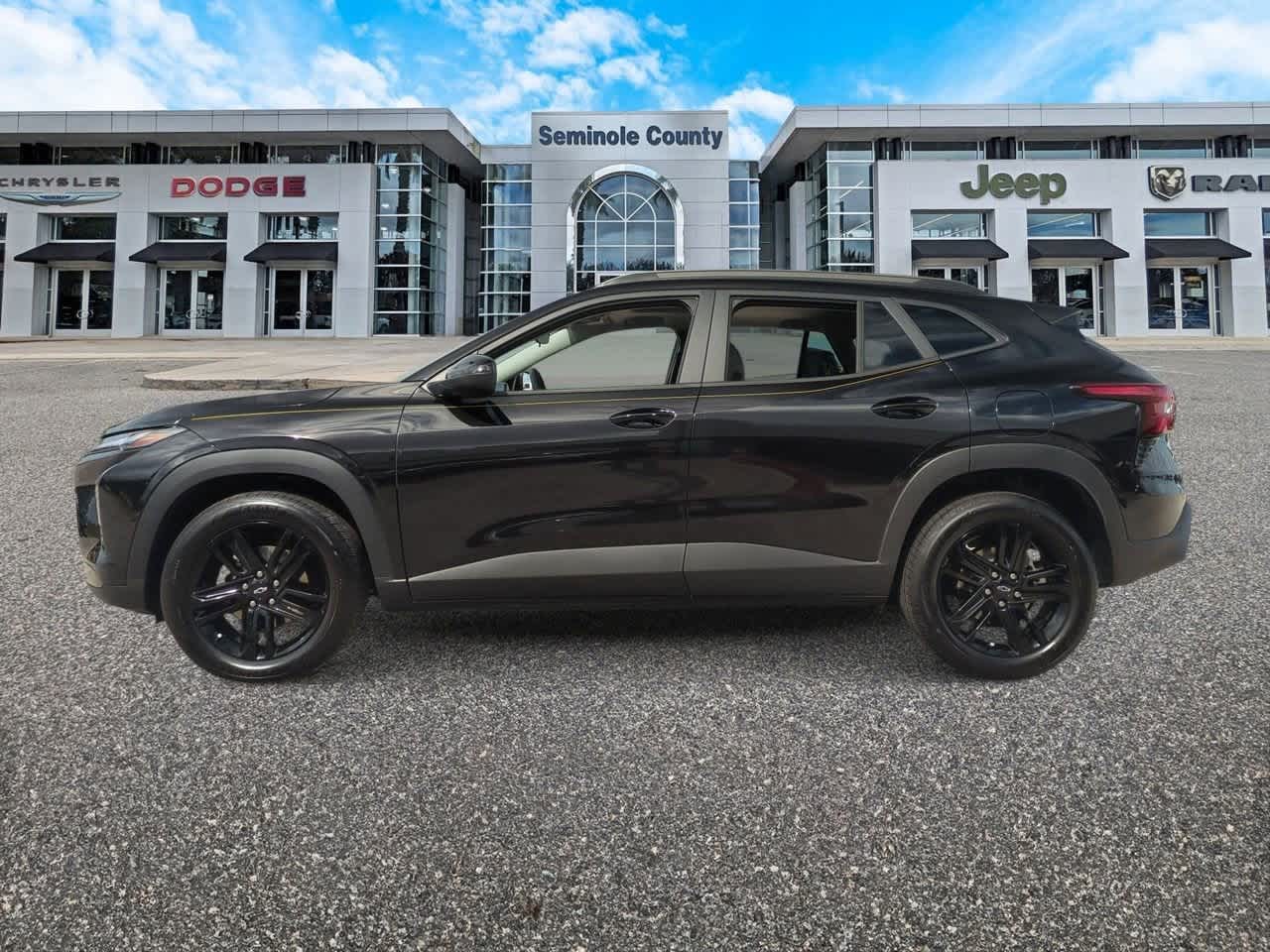 Thumbnail: 2025 Chevrolet Trax - 5