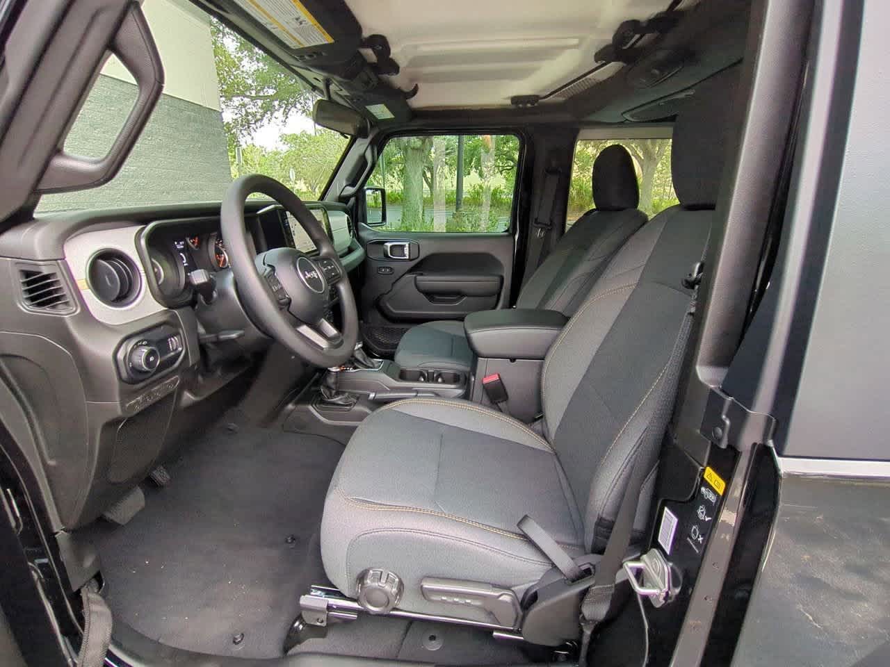 Thumbnail: 2025 Jeep Wrangler - 17