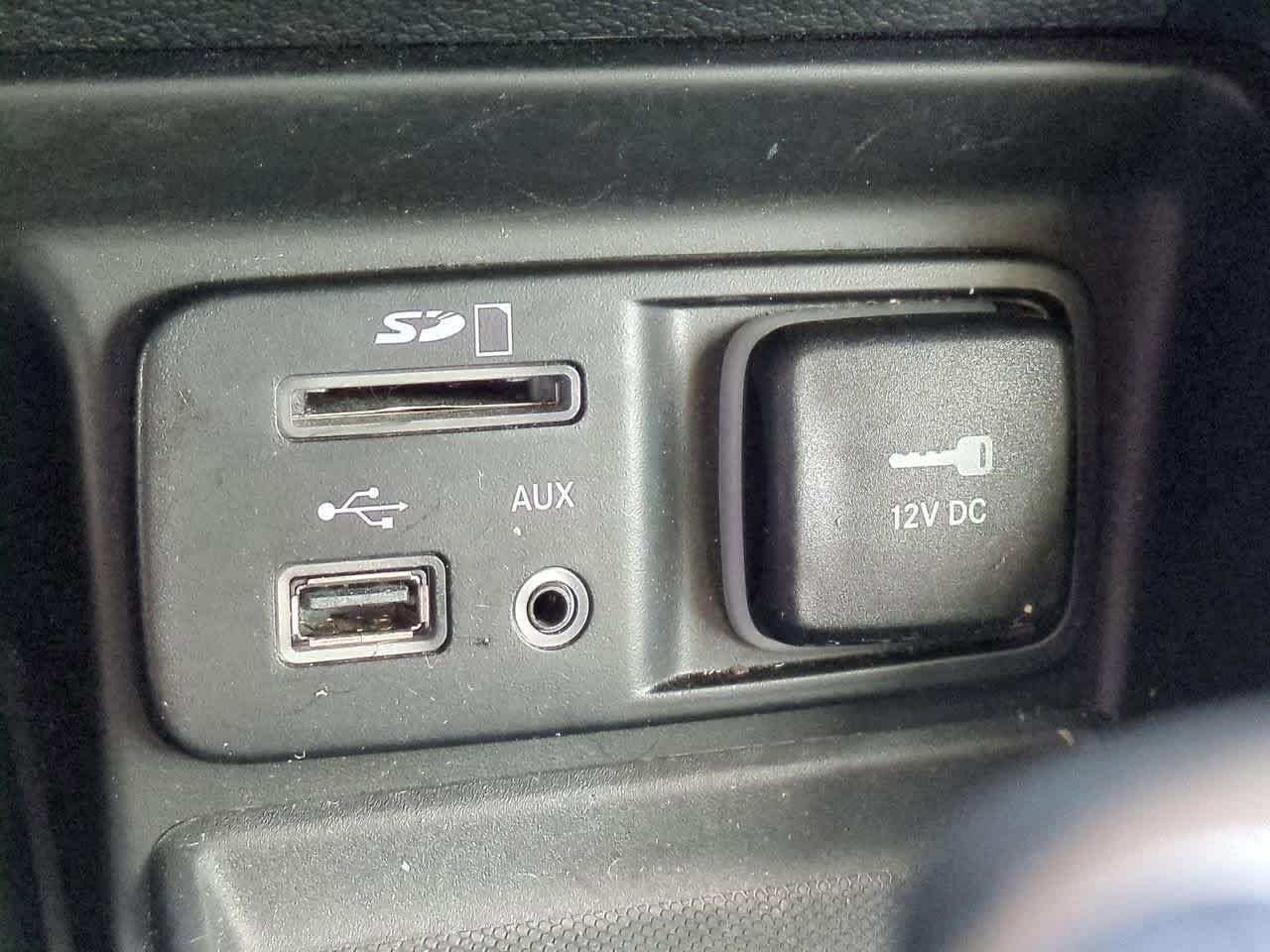 Thumbnail: 2017 Jeep Cherokee - 30