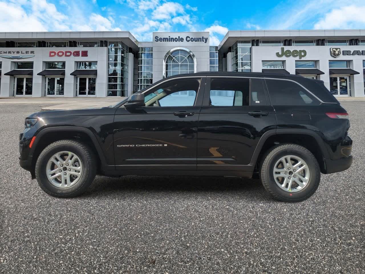 Thumbnail: 2025 Jeep Grand Cherokee - 5