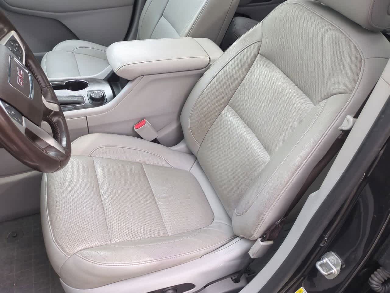 Thumbnail: 2017 GMC Acadia - 16