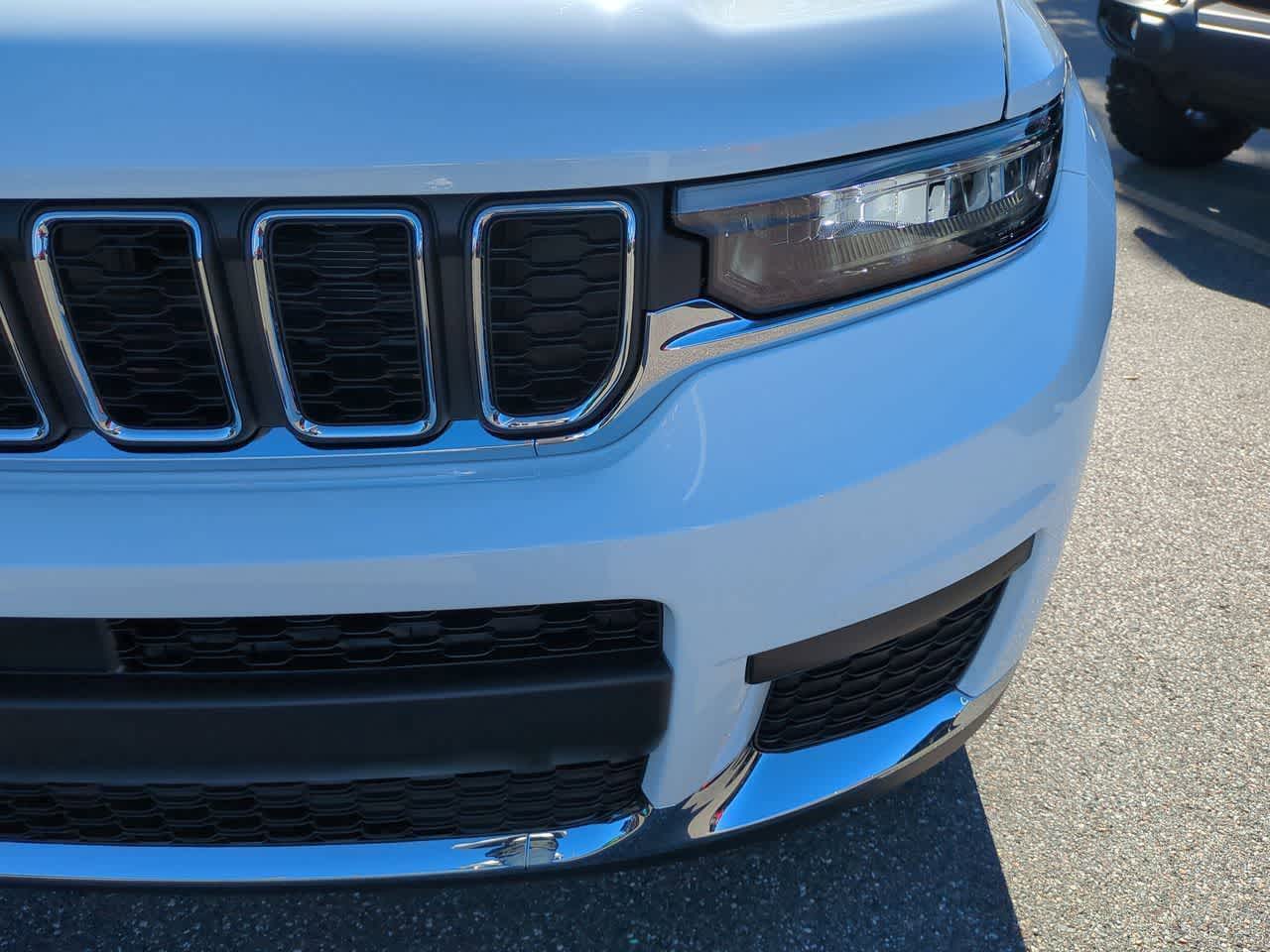 Thumbnail: 2025 Jeep Grand Cherokee L - 11
