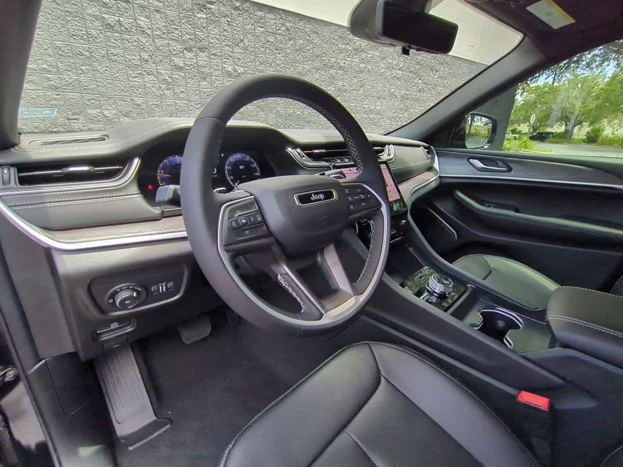 Thumbnail: 2025 Jeep Grand Cherokee - 10