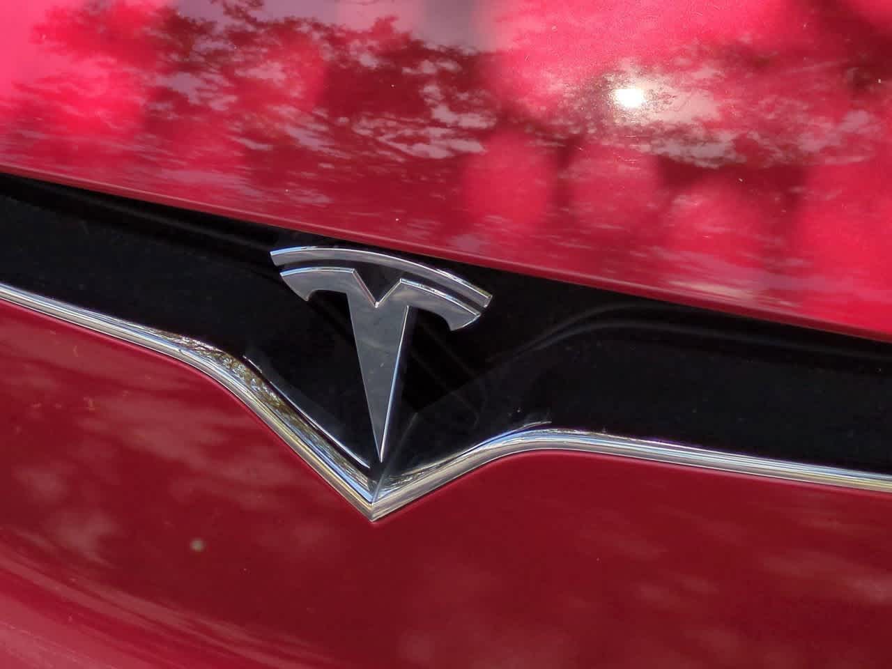 Thumbnail: 2020 Tesla Model X - 12