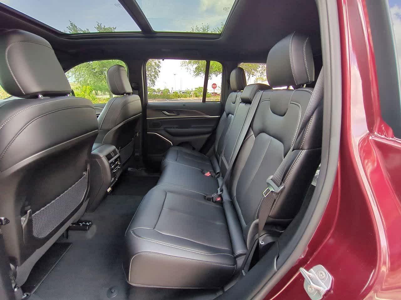 Thumbnail: 2025 Jeep Grand Cherokee - 21