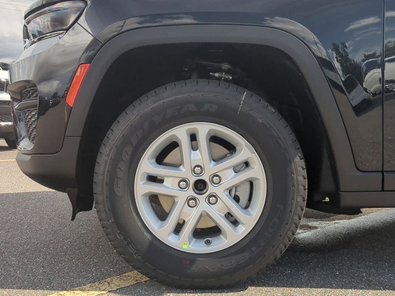 Thumbnail: 2025 Jeep Grand Cherokee - 14