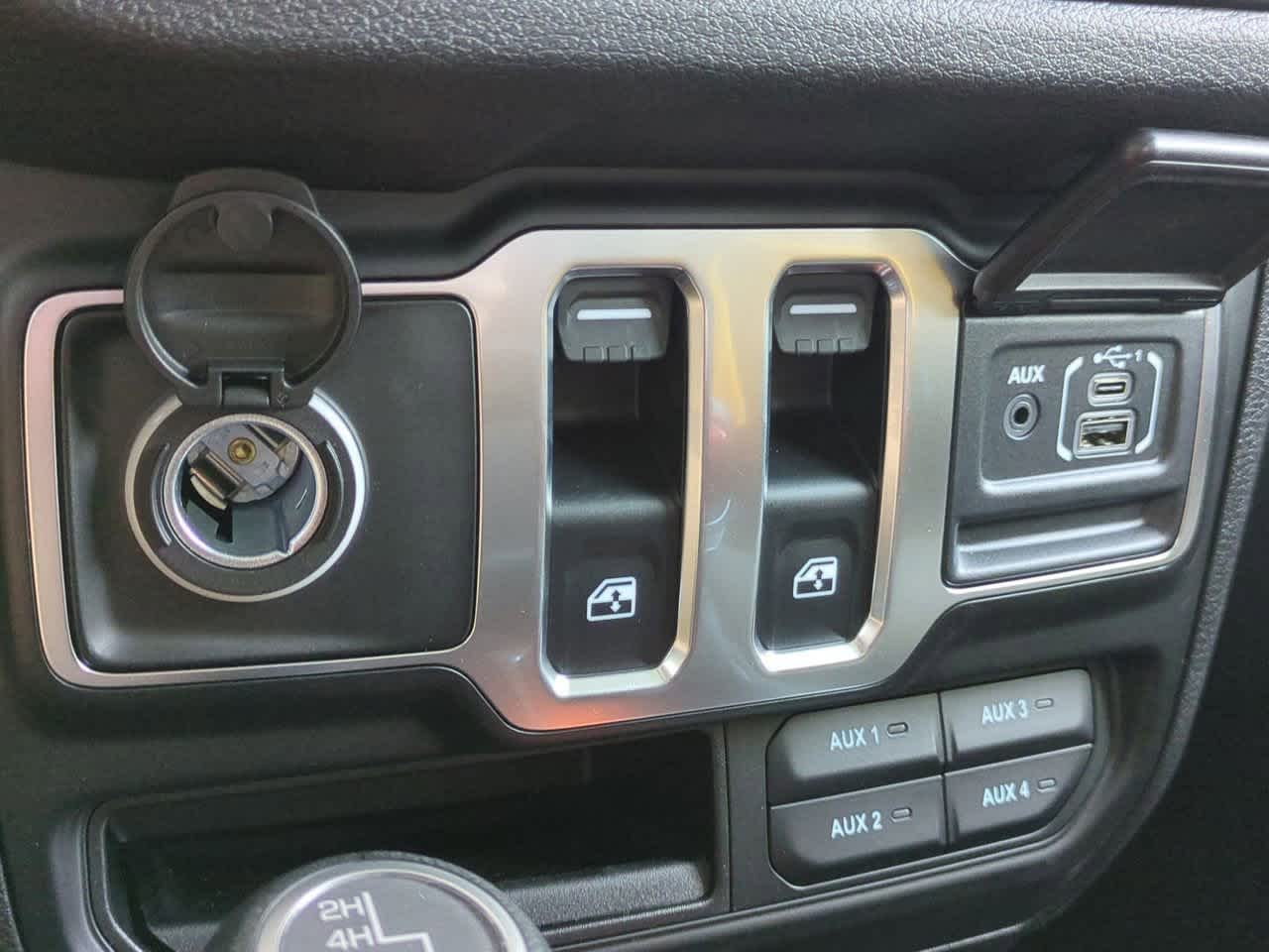 Thumbnail: 2025 Jeep Wrangler - 28