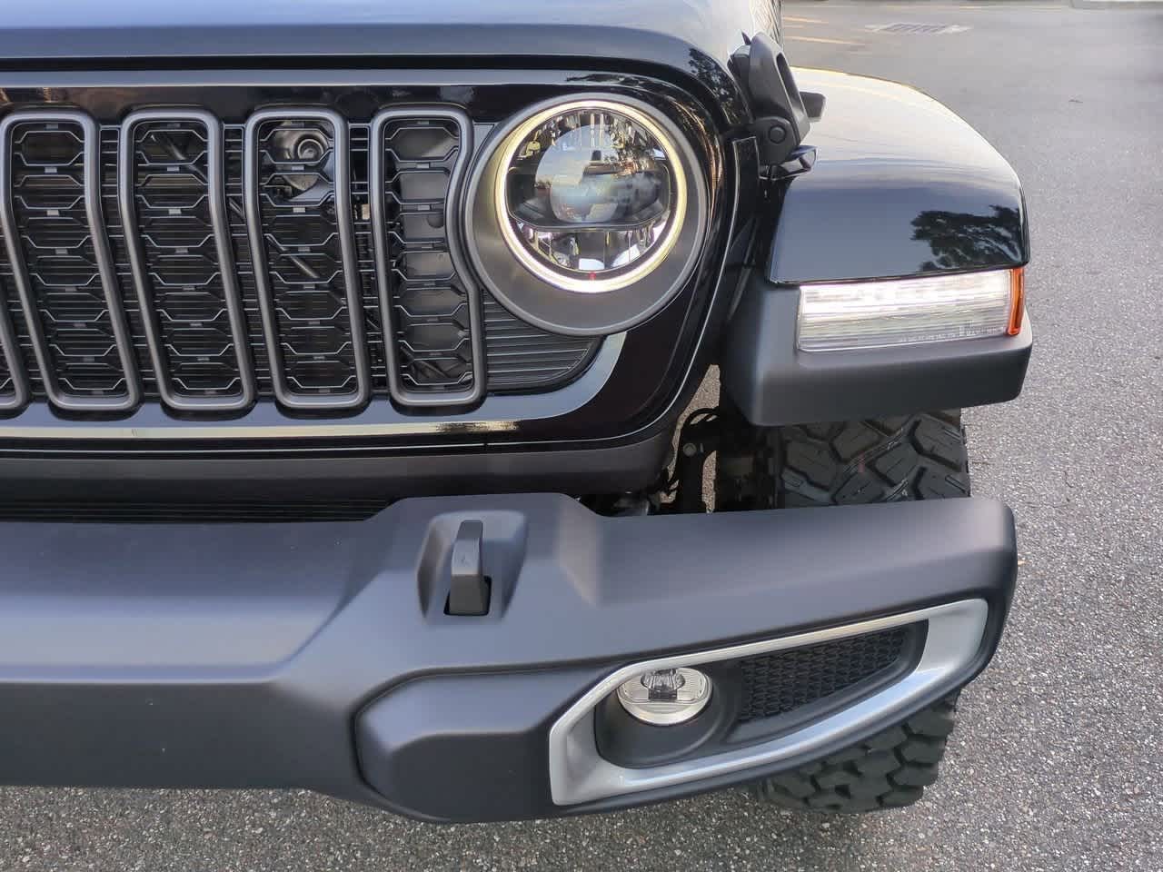 Thumbnail: 2025 Jeep Gladiator - 11