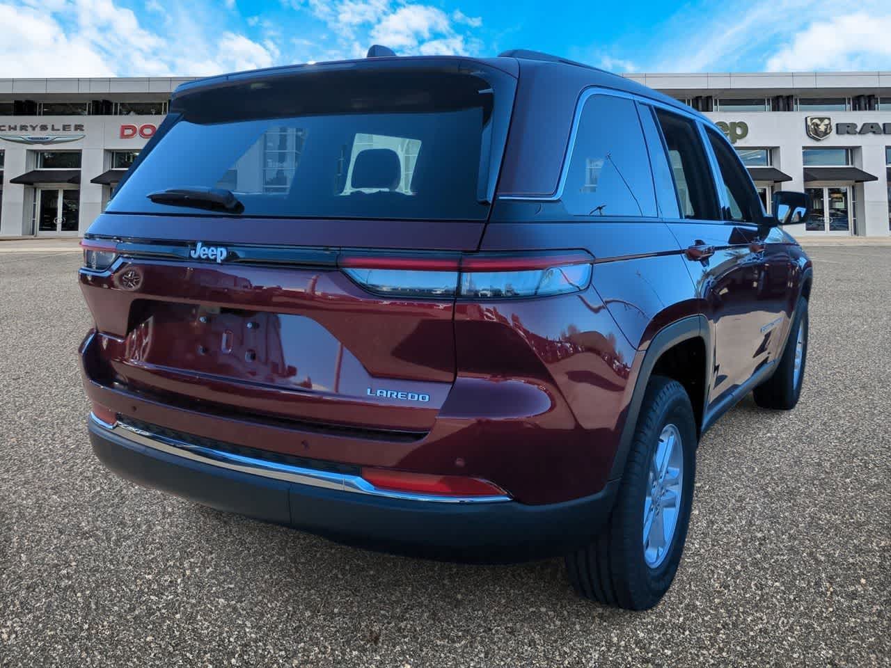 Thumbnail: 2025 Jeep Grand Cherokee - 8