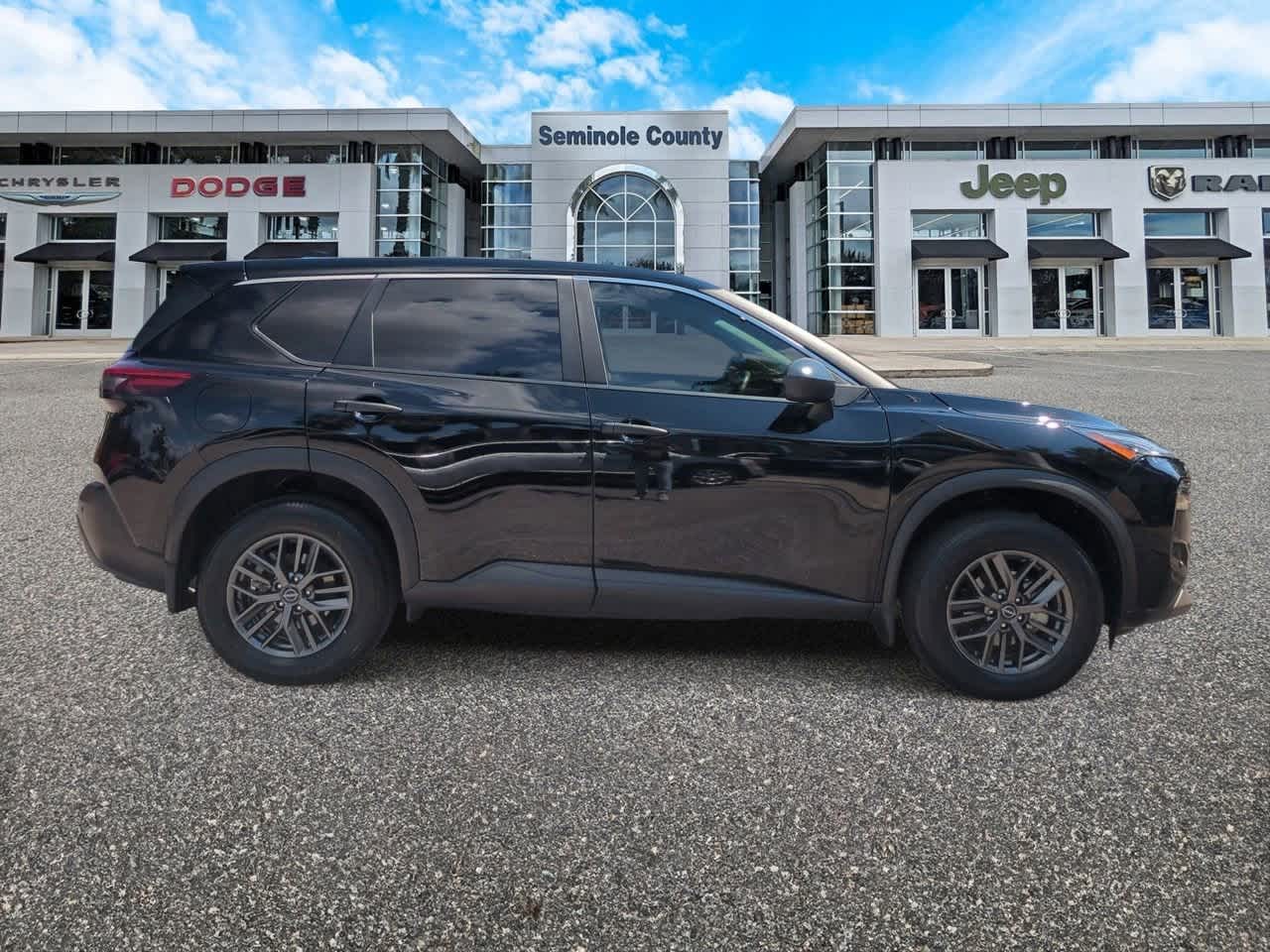 Thumbnail: 2023 Nissan Rogue - 9