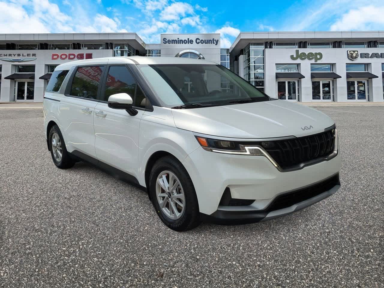 2024 Kia Carnival LX 2
