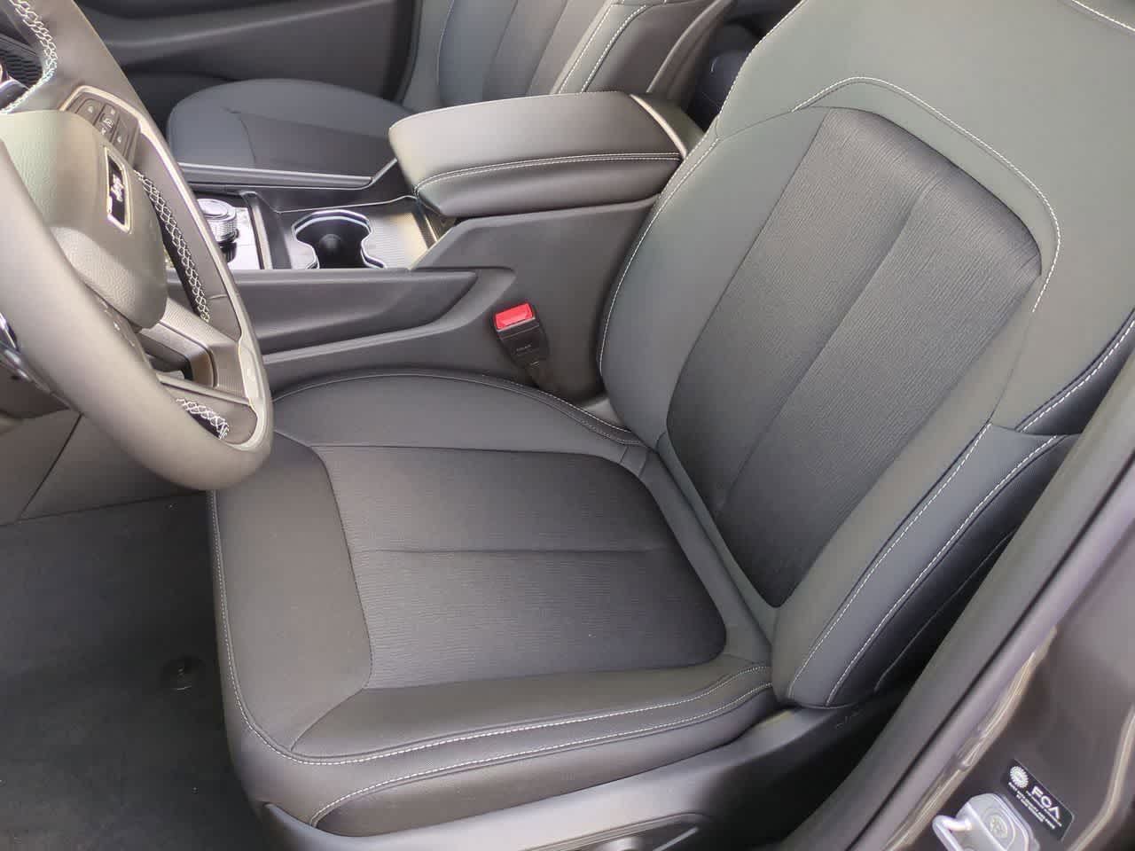 Thumbnail: 2025 Jeep Grand Cherokee - 17