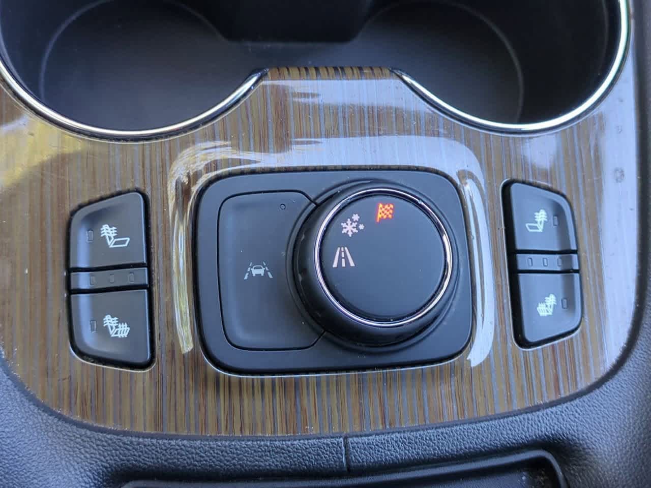 Thumbnail: 2023 GMC Acadia - 18