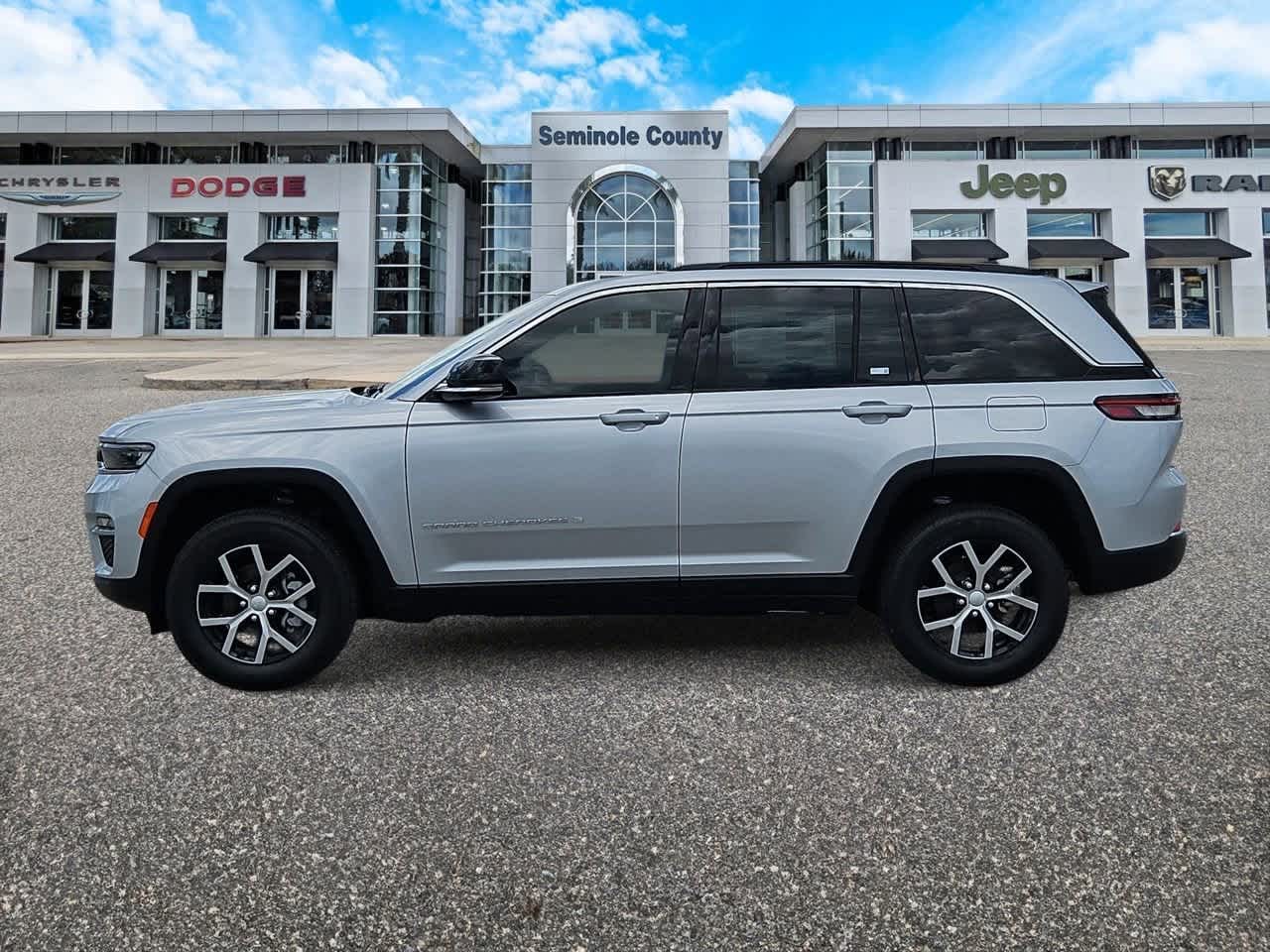 Thumbnail: 2025 Jeep Grand Cherokee - 5