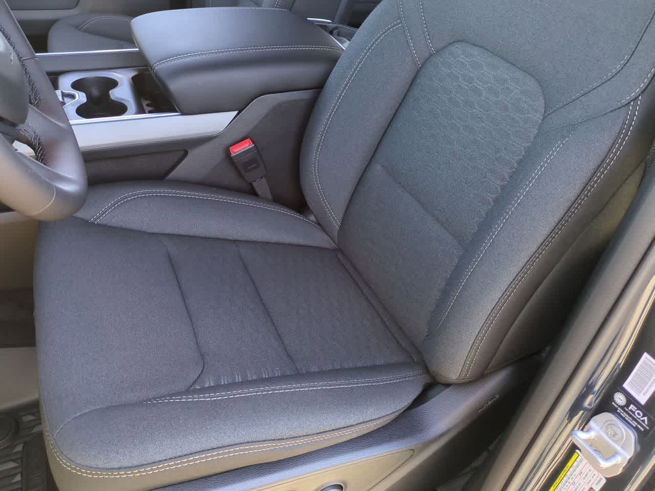 Thumbnail: 2026 RAM 1500 - 17