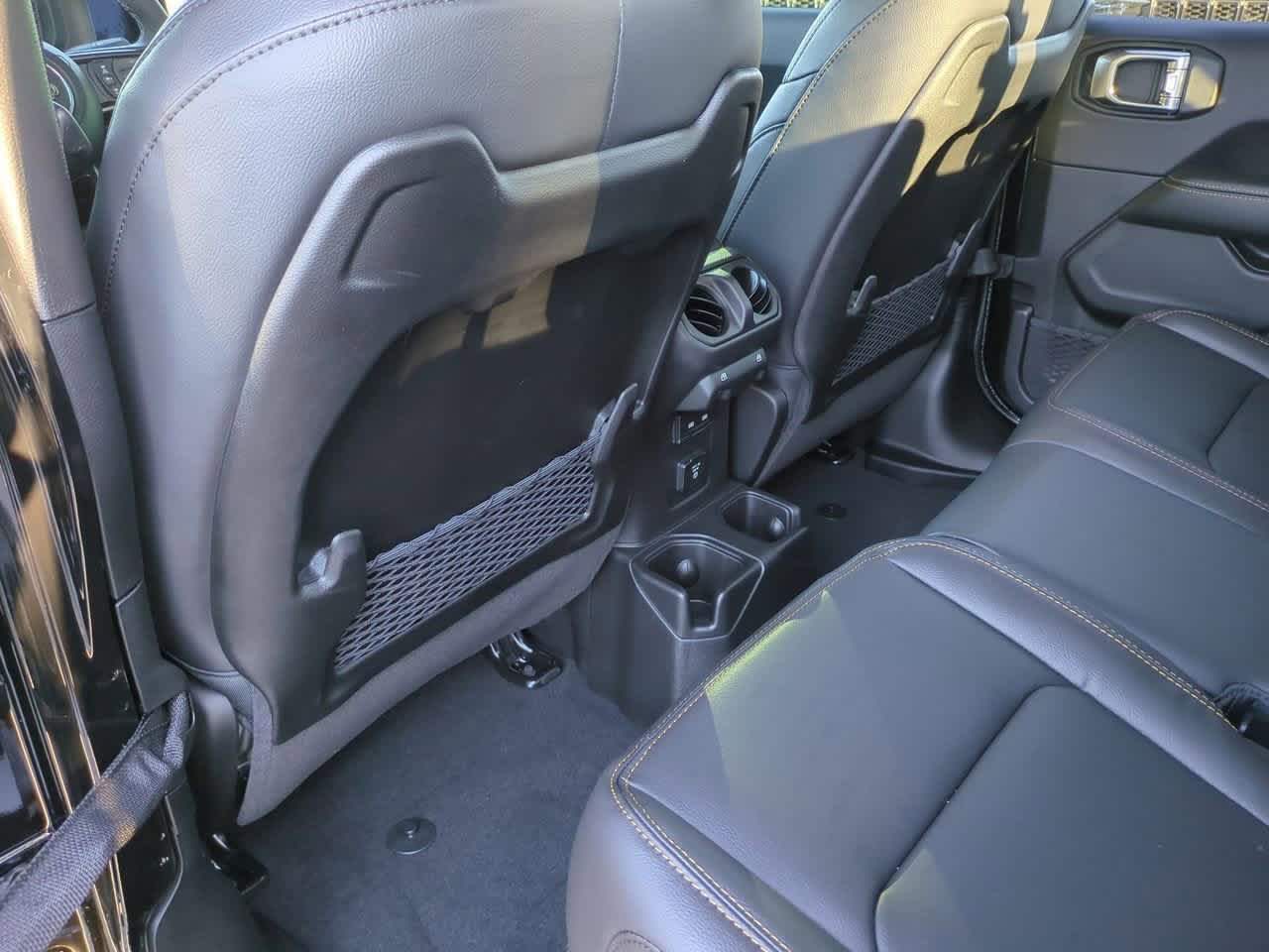 Thumbnail: 2025 Jeep Gladiator - 19