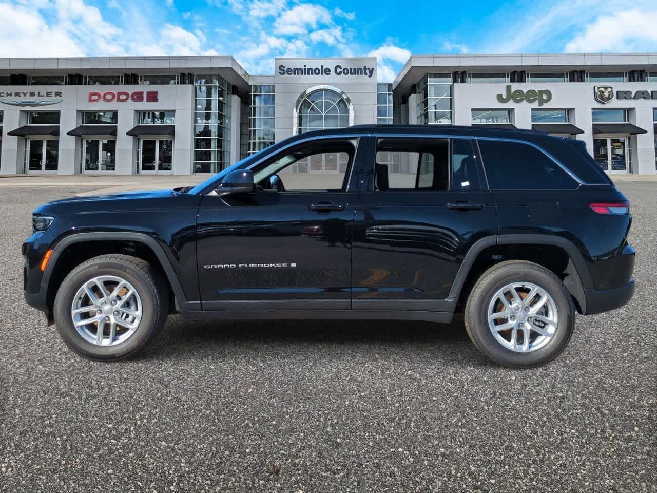 Thumbnail: 2025 Jeep Grand Cherokee - 5