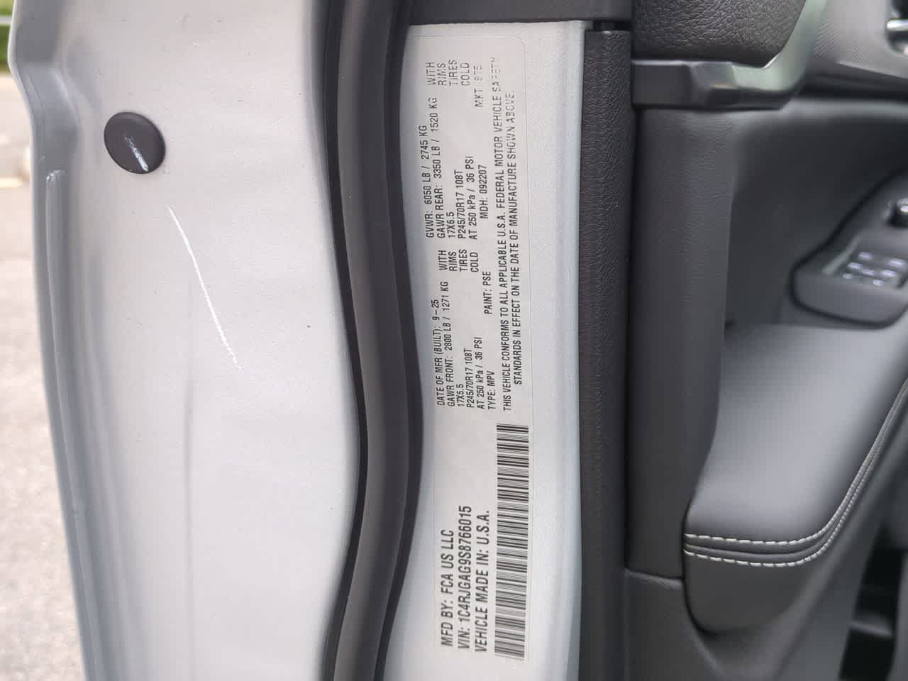 Thumbnail: 2025 Jeep Grand Cherokee - 36