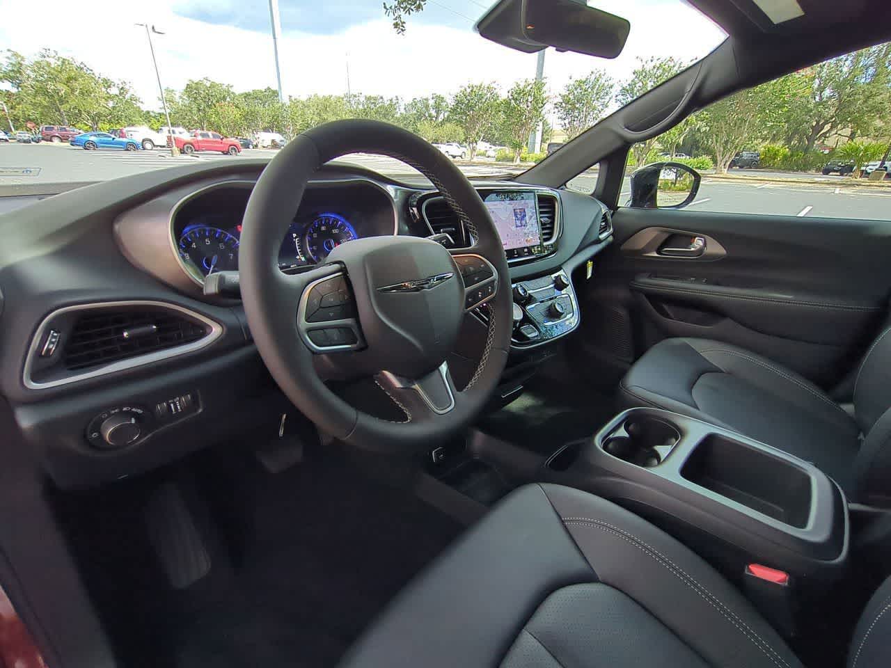 Thumbnail: 2026 Chrysler Voyager - 10