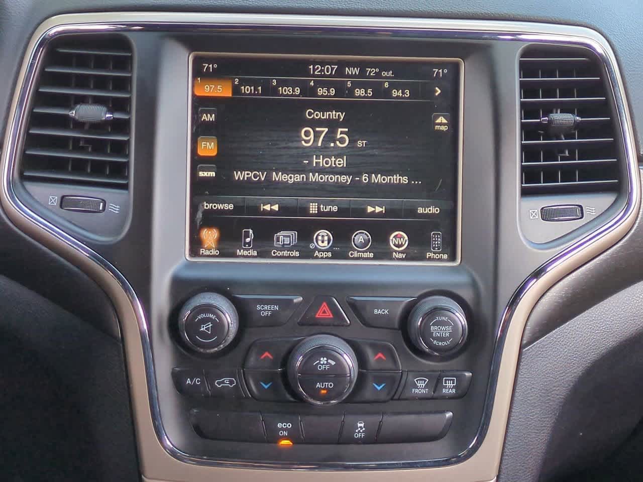 Thumbnail: 2015 Jeep Grand Cherokee - 28