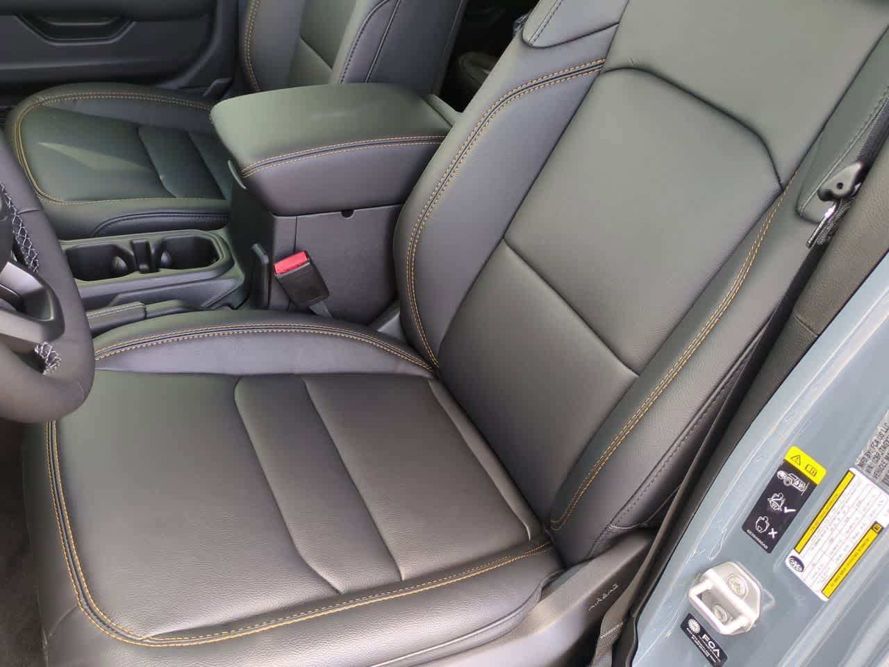 Thumbnail: 2026 Jeep Gladiator - 17