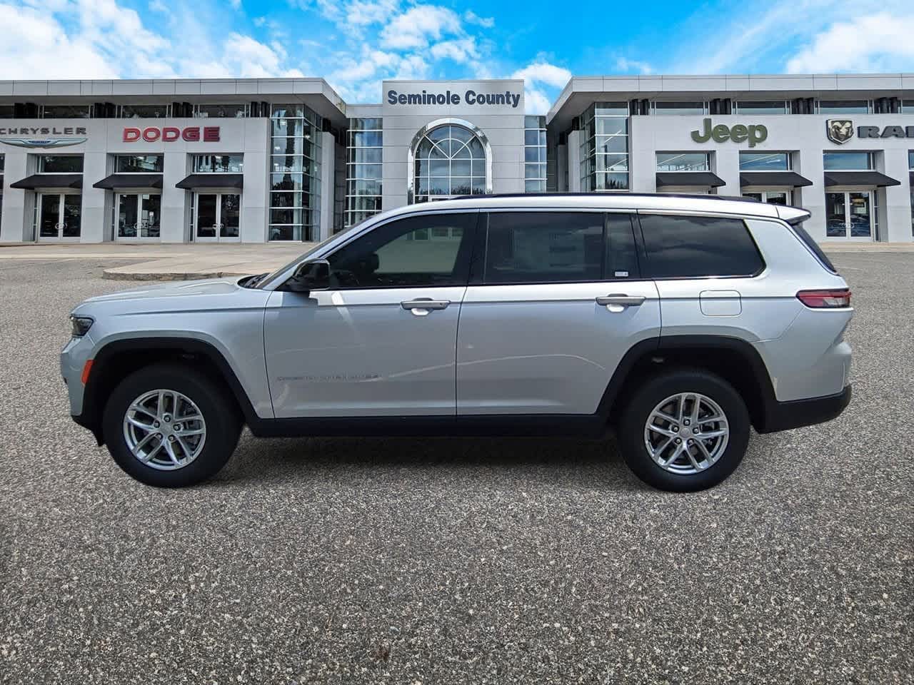 2025 Jeep Grand Cherokee L Laredo 5