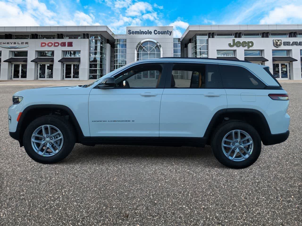 Thumbnail: 2025 Jeep Grand Cherokee - 5