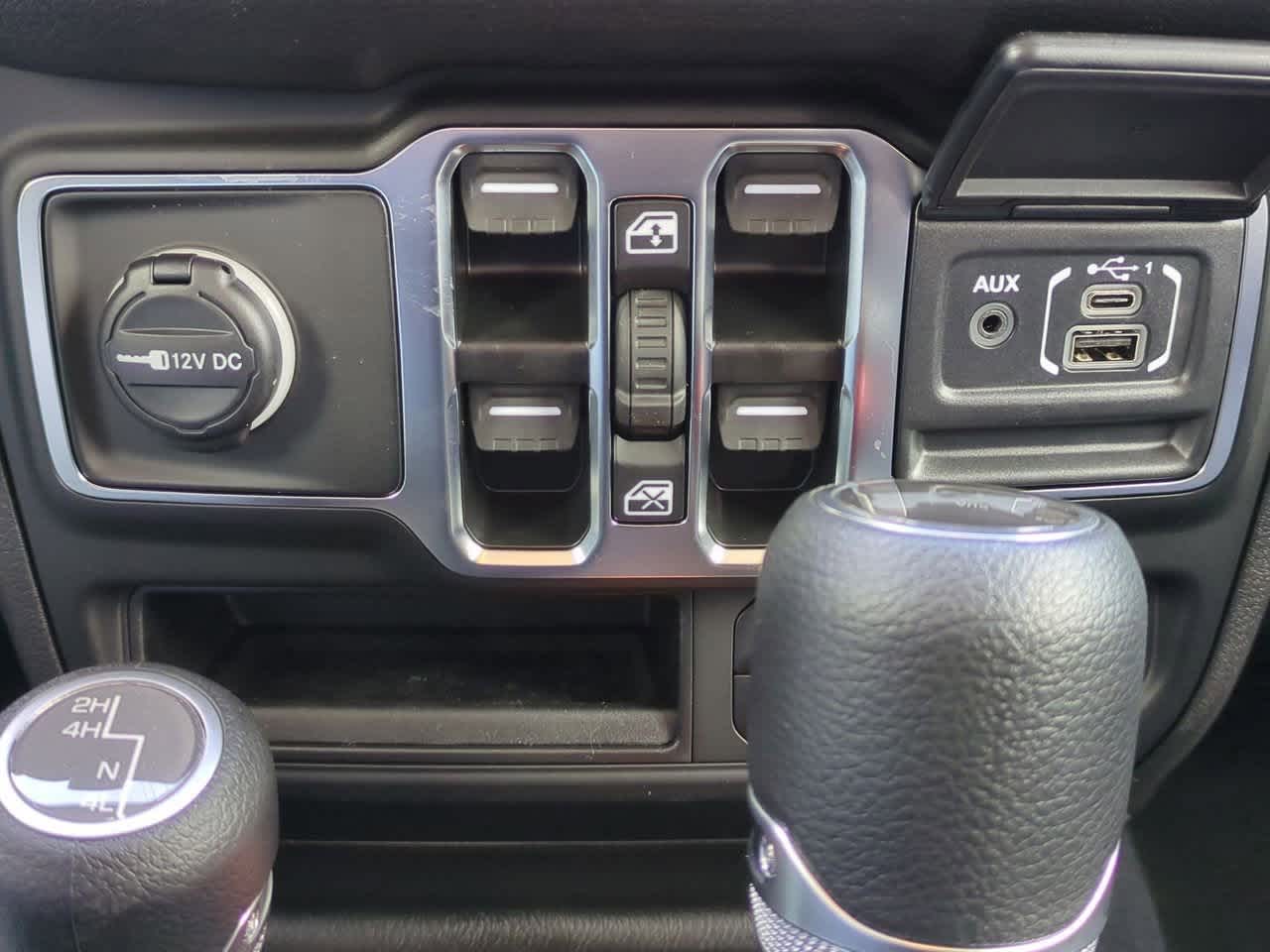 Thumbnail: 2025 Jeep Wrangler - 31