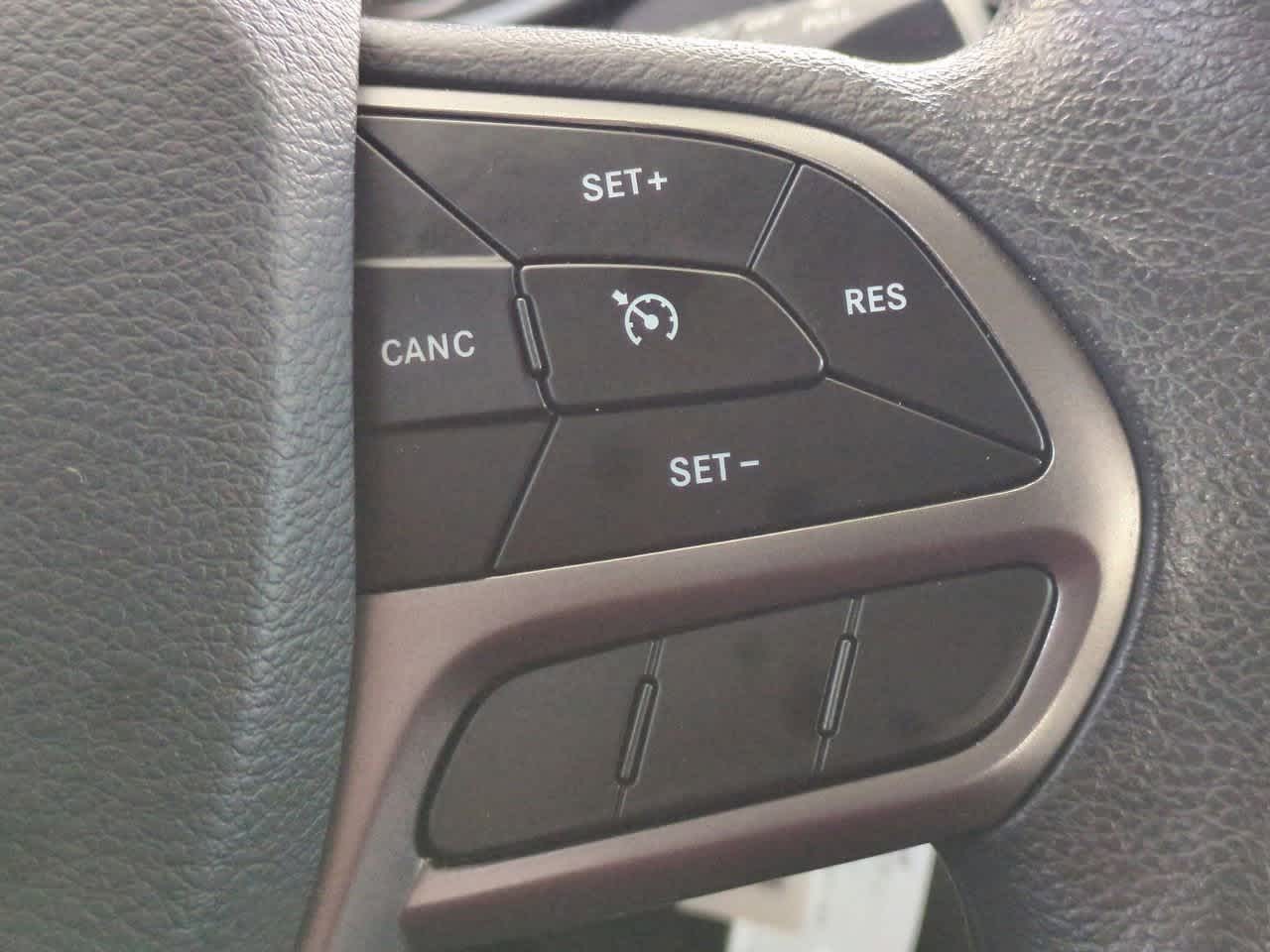 Thumbnail: 2020 Jeep Cherokee - 25