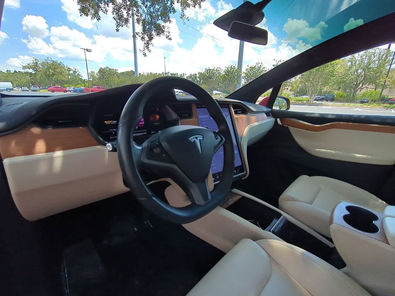 Thumbnail: 2020 Tesla Model X - 10