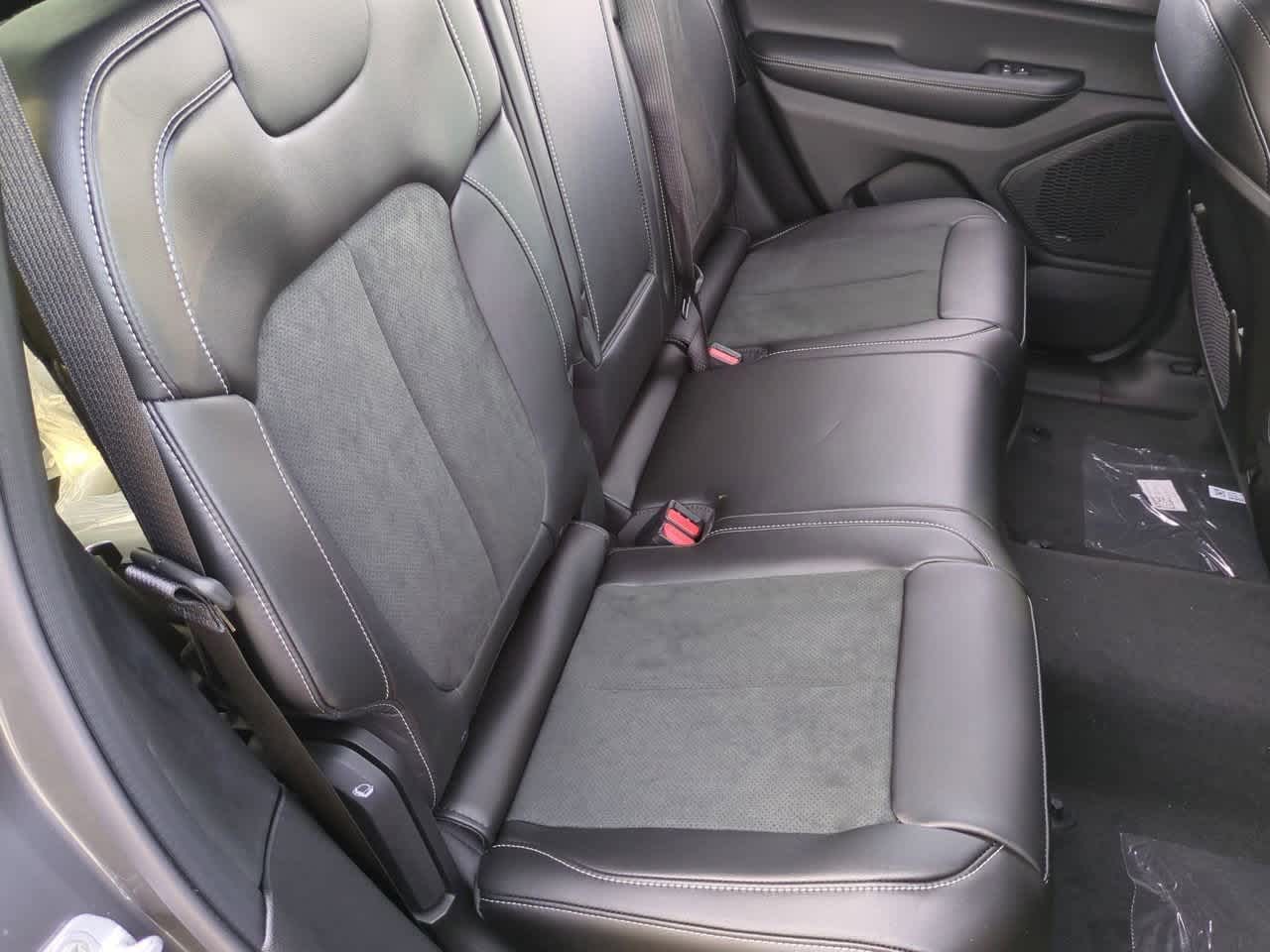 Thumbnail: 2025 Jeep Grand Cherokee - 22