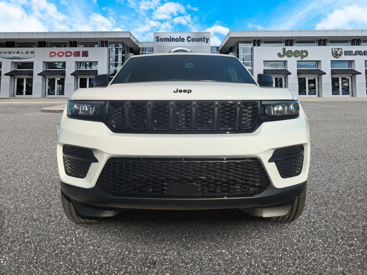 Thumbnail: 2025 Jeep Grand Cherokee - 3