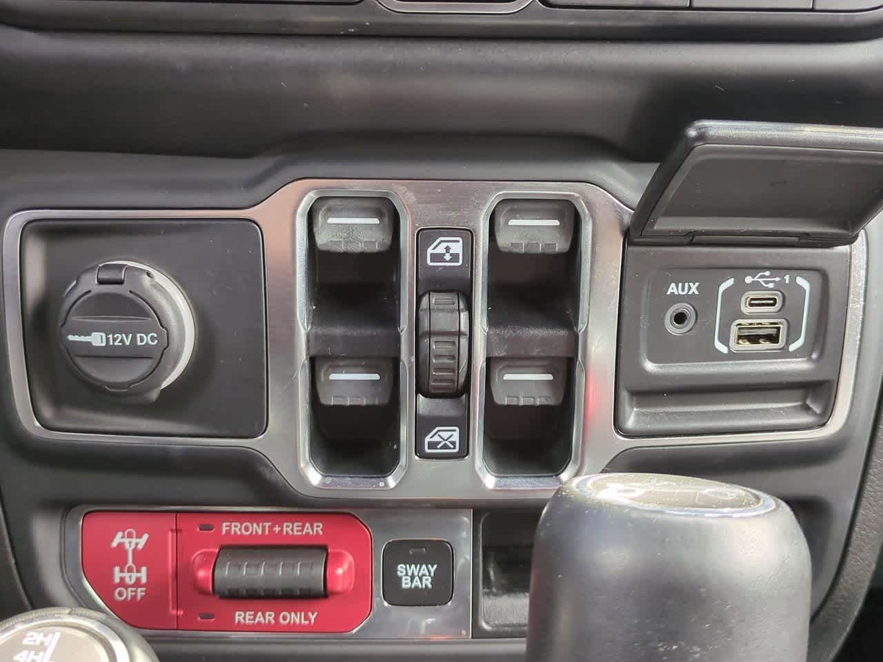 Thumbnail: 2020 Jeep Wrangler - 31