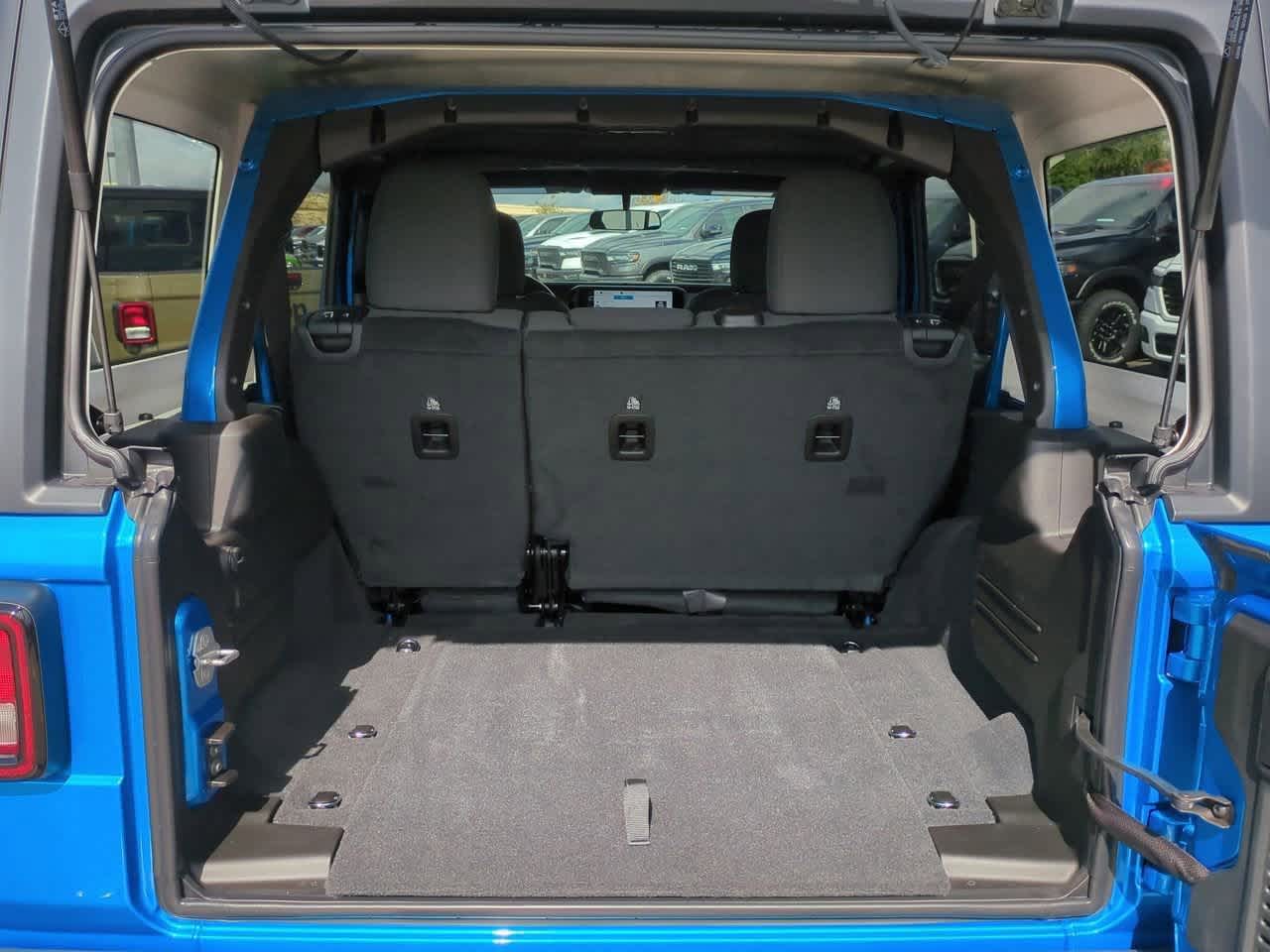 Thumbnail: 2025 Jeep Wrangler - 34