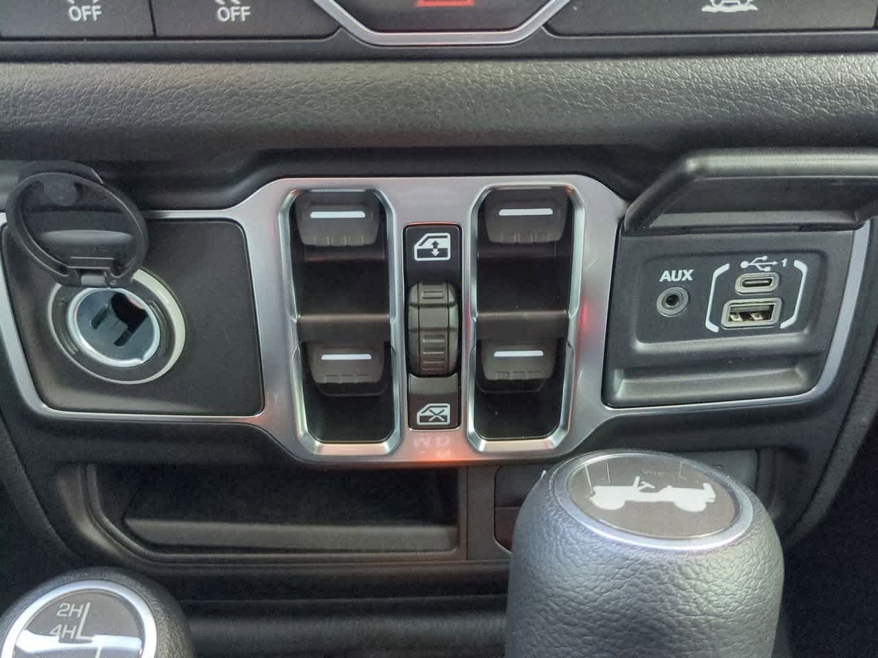 Thumbnail: 2025 Jeep Wrangler - 30