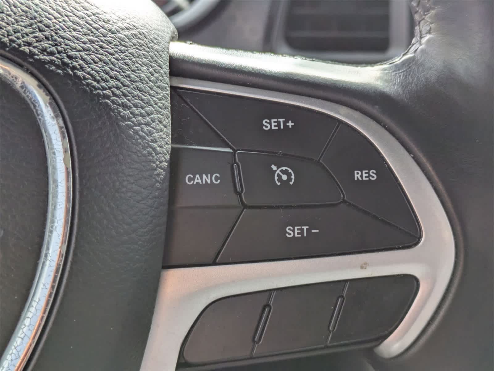 Thumbnail: 2017 Dodge Challenger - 9