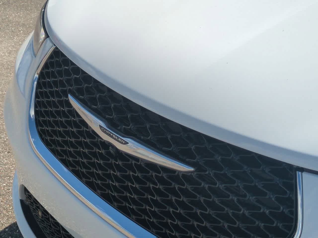 Thumbnail: 2026 Chrysler Pacifica - 12