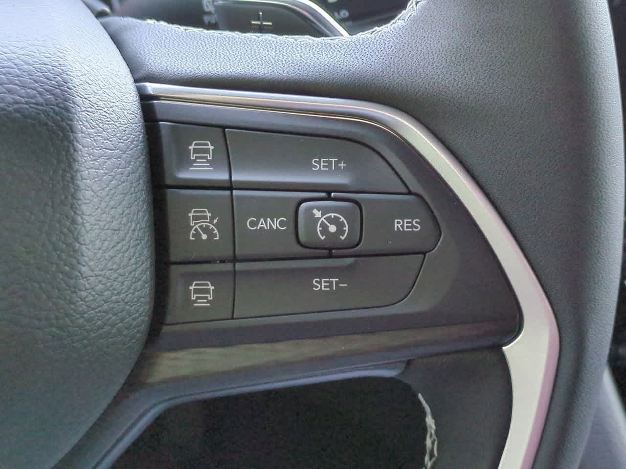 Thumbnail: 2025 Jeep Grand Cherokee - 25