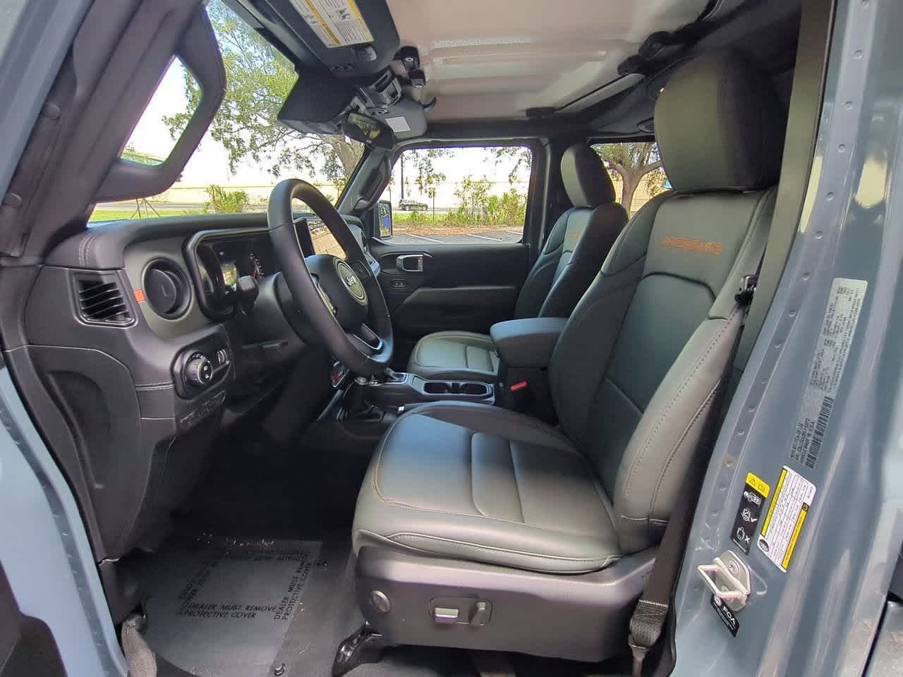 Thumbnail: 2024 Jeep Gladiator - 17