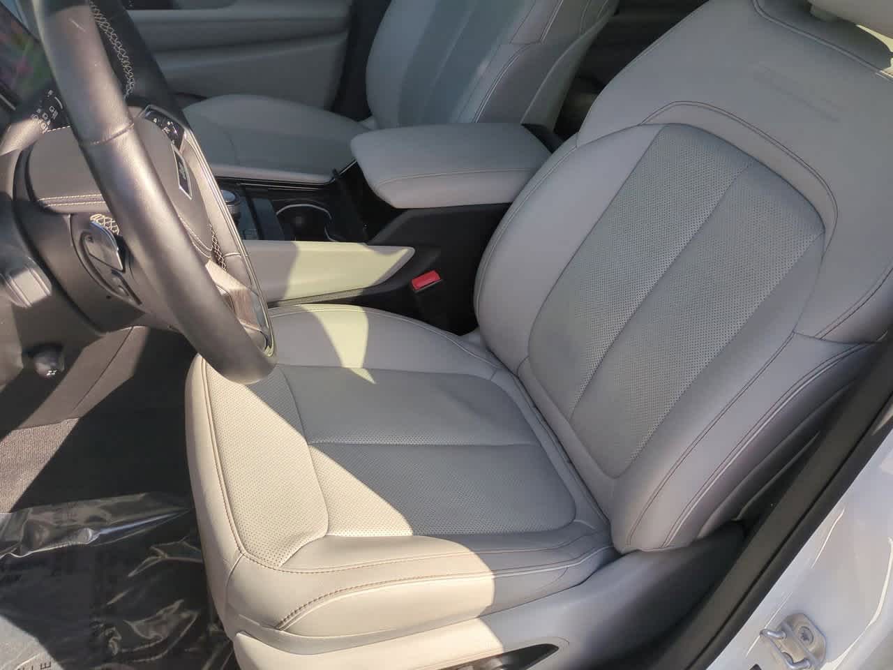 Thumbnail: 2022 Jeep Grand Cherokee L - 17