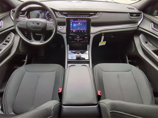 2025 Jeep Grand Cherokee Laredo 15