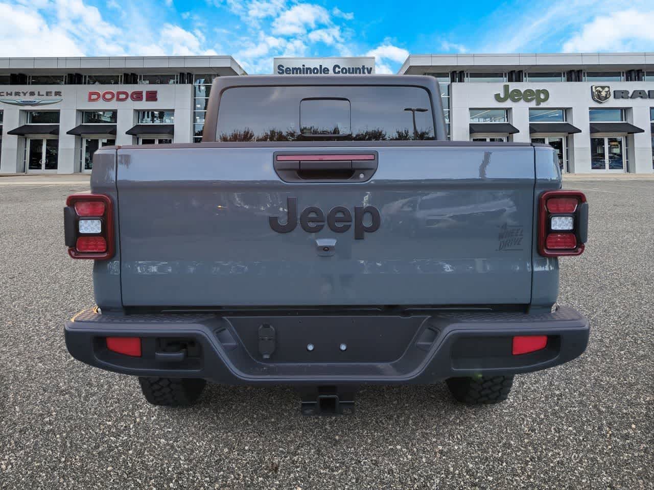 Thumbnail: 2026 Jeep Gladiator - 7