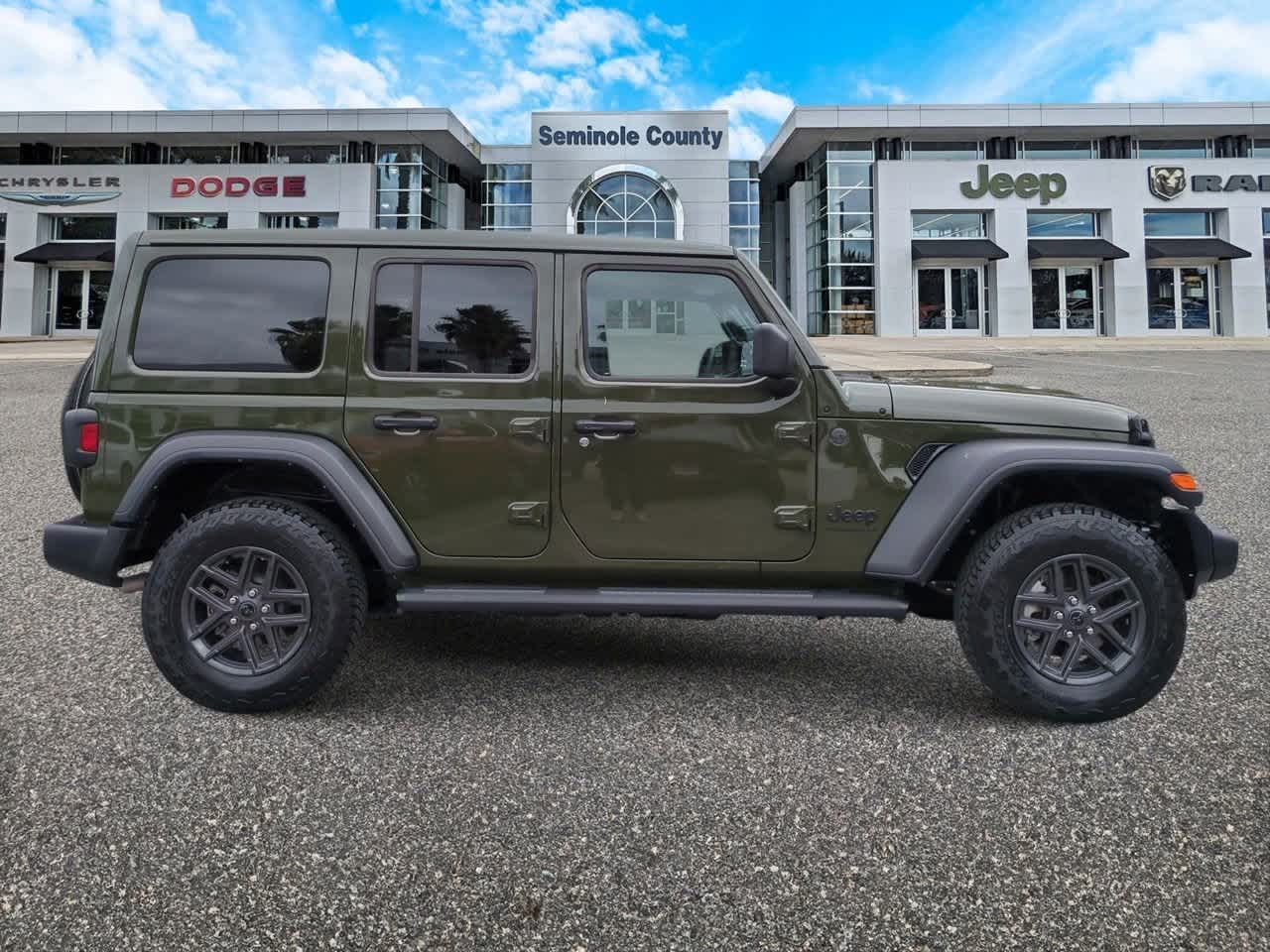 Thumbnail: 2024 Jeep Wrangler - 9