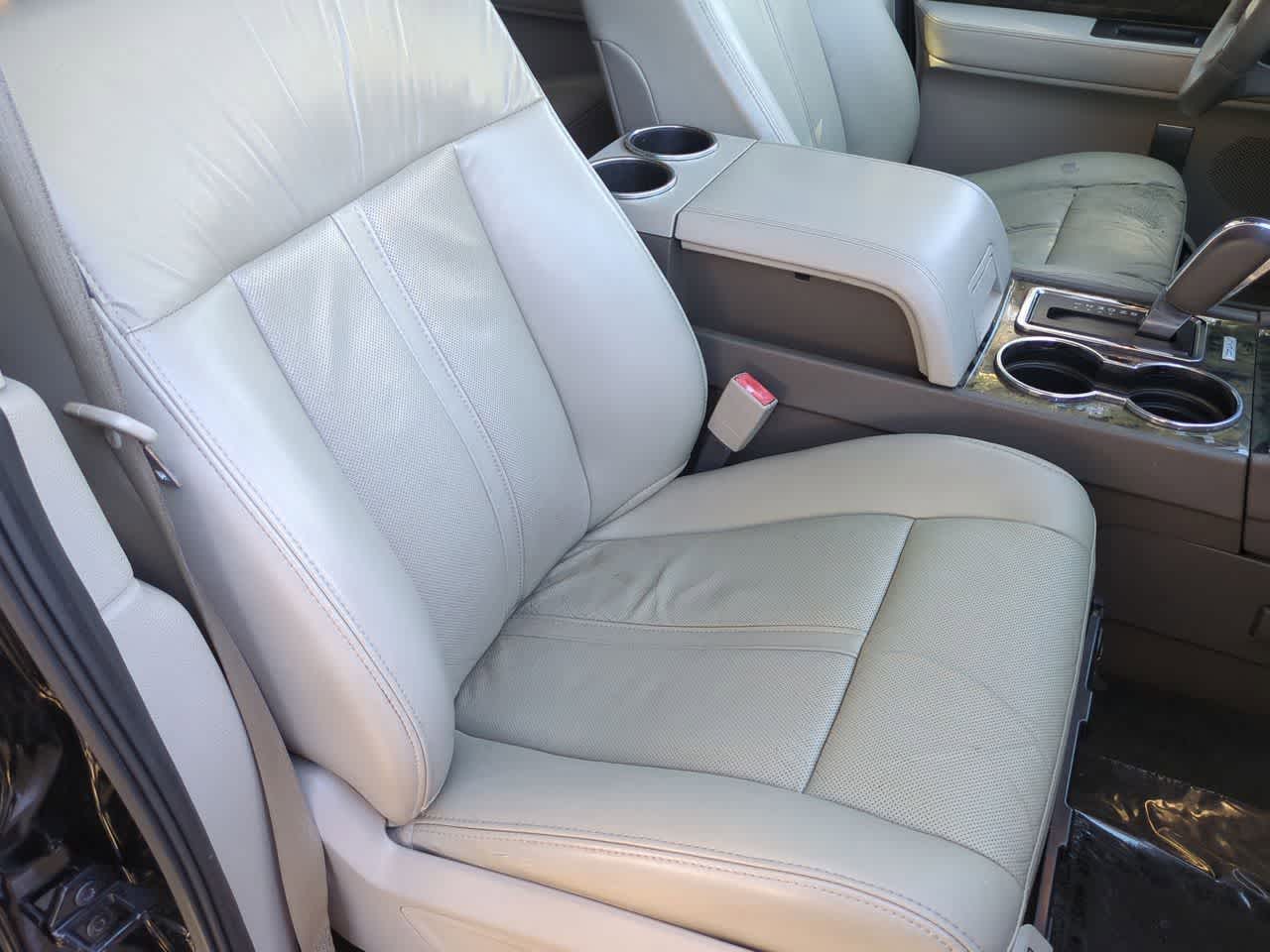 Thumbnail: 2017 Lincoln Navigator L - 23