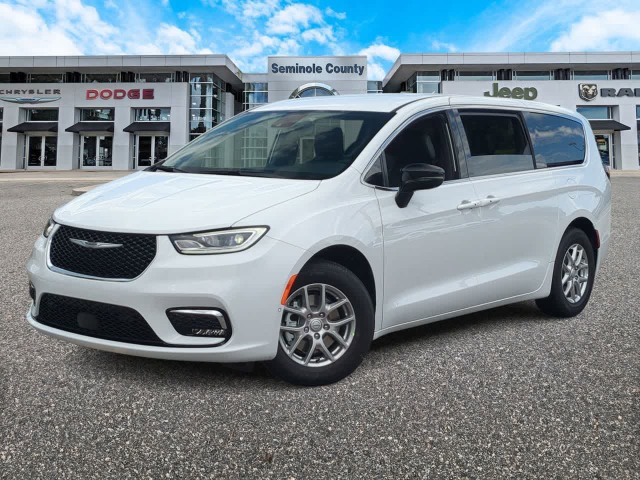 Thumbnail: 2026 Chrysler Pacifica - 1