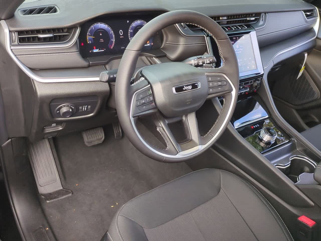 Thumbnail: 2025 Jeep Grand Cherokee L - 10