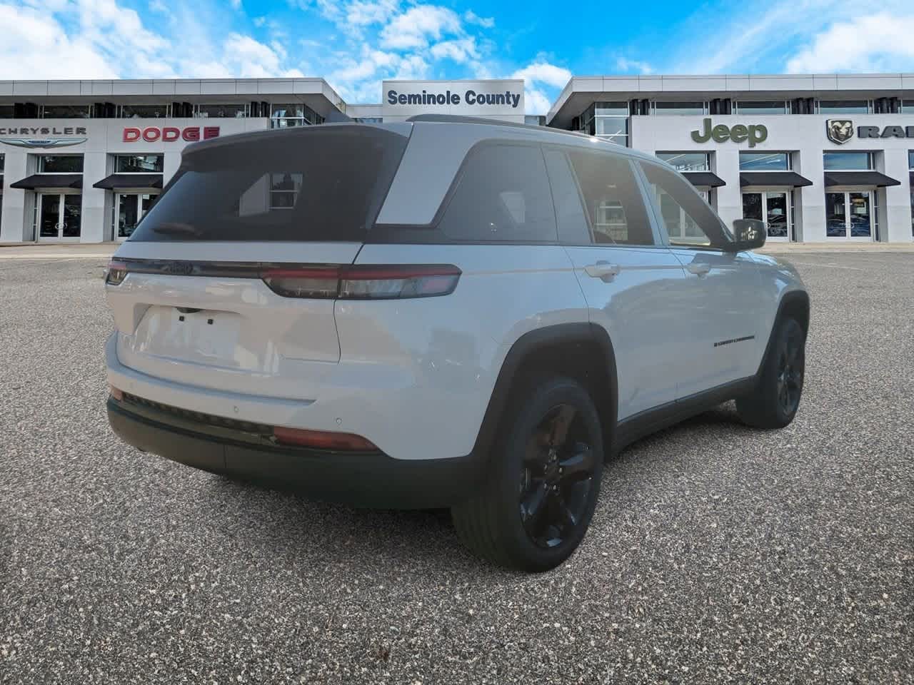 Thumbnail: 2025 Jeep Grand Cherokee - 8