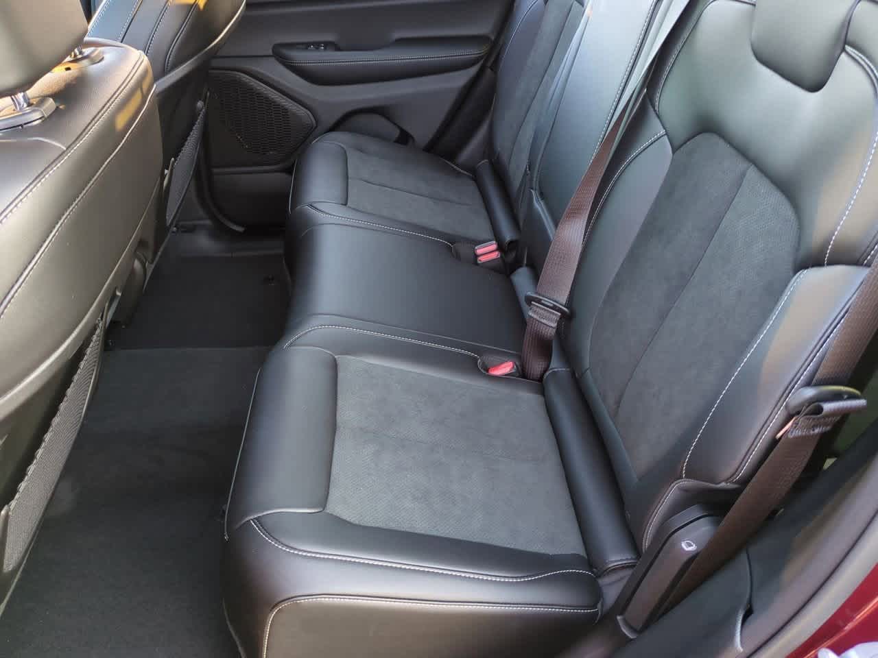 Thumbnail: 2025 Jeep Grand Cherokee - 21