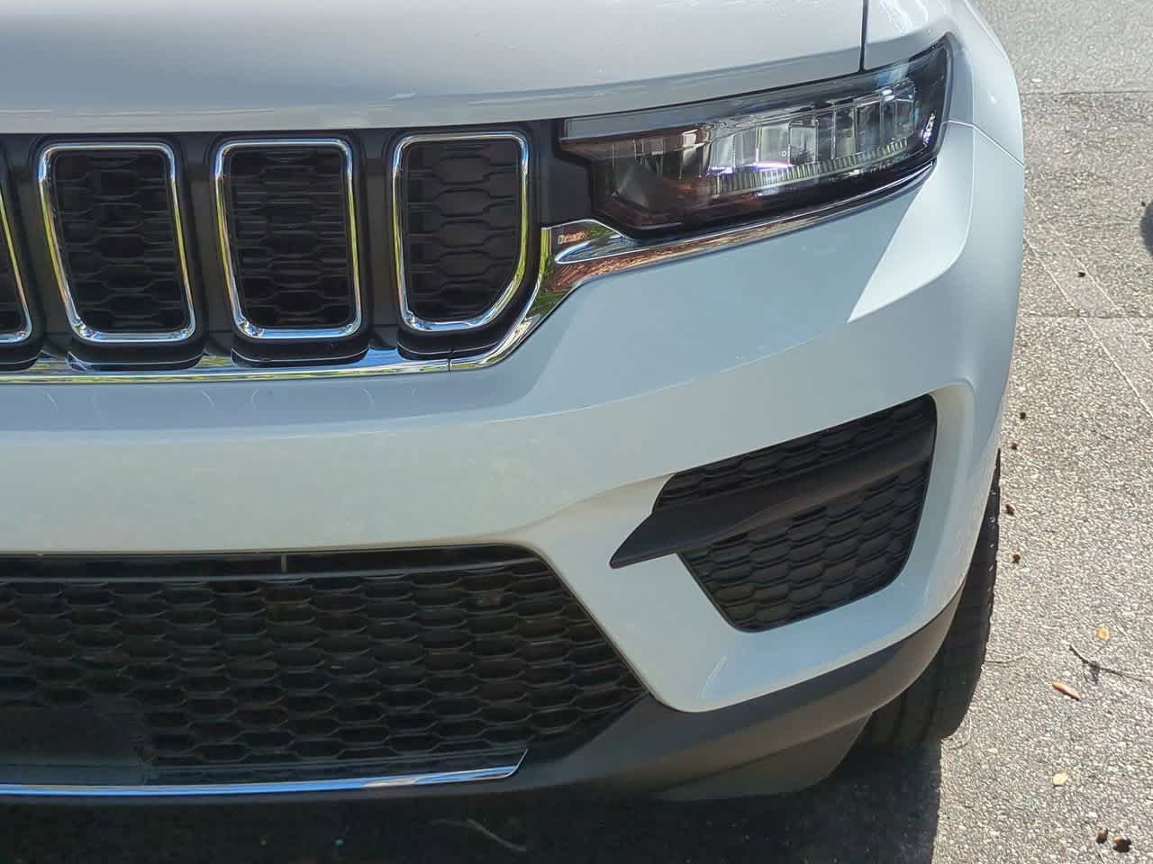 Thumbnail: 2025 Jeep Grand Cherokee - 11